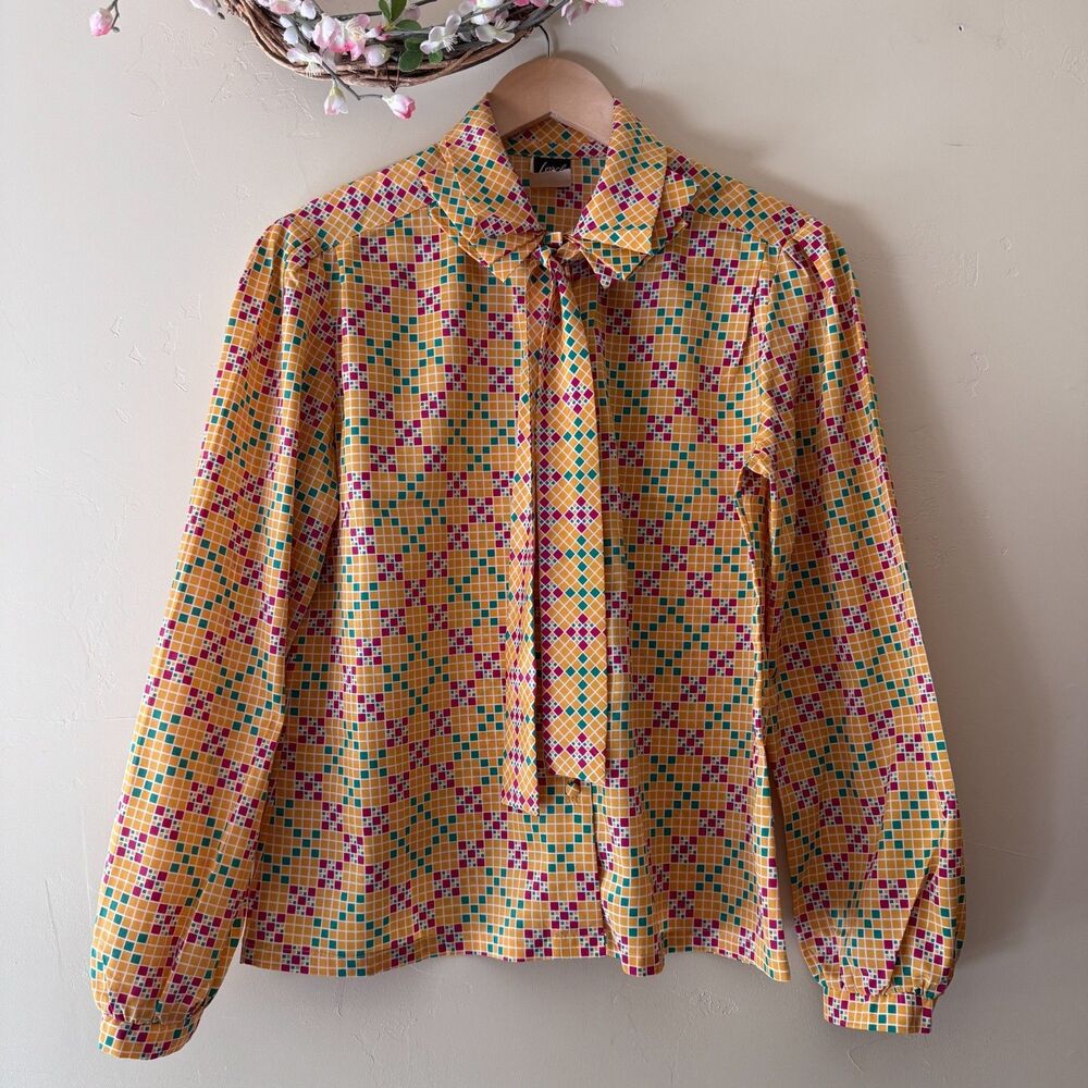 VTG Lorch Button Up Pleated Collar Long Sleeve Blouse 10